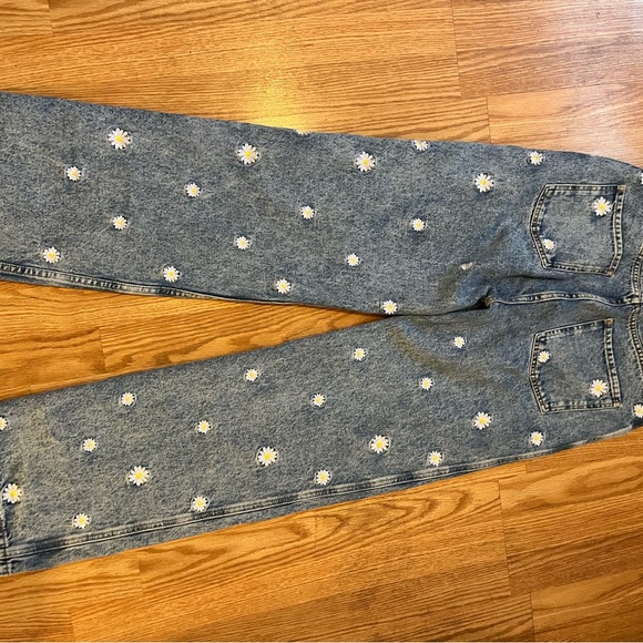 Sandro Flower Embroidered Ankle Jeans in Blue Jean Size 40 - Picture 11 of 13